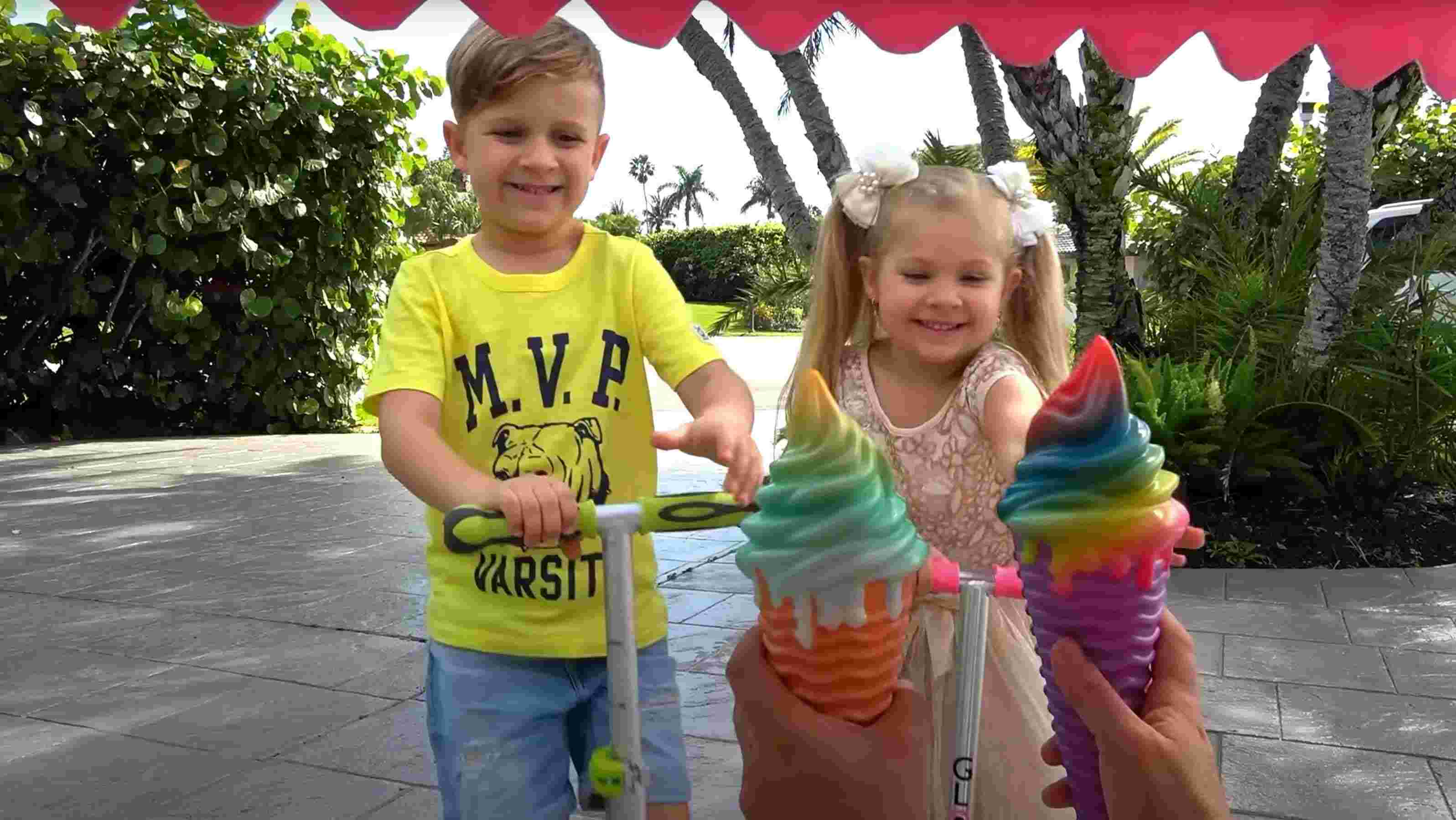 Diana Pretend Play Ice Cream Shop img